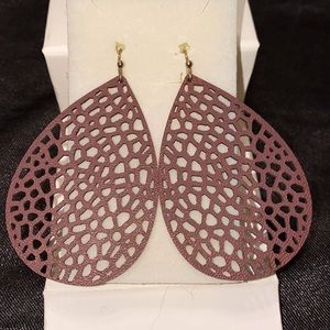 Lightweight leather earrings brown